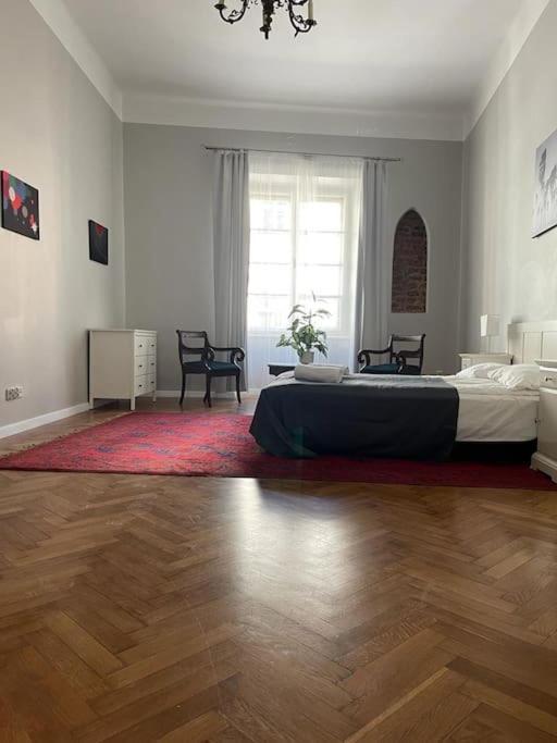 Florianska Grand Apartment 2 Краков Экстерьер фото